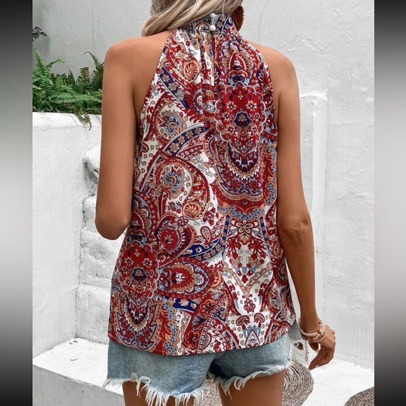 Boho paisley floral print keyhole back halter top - Picture 4 of 6